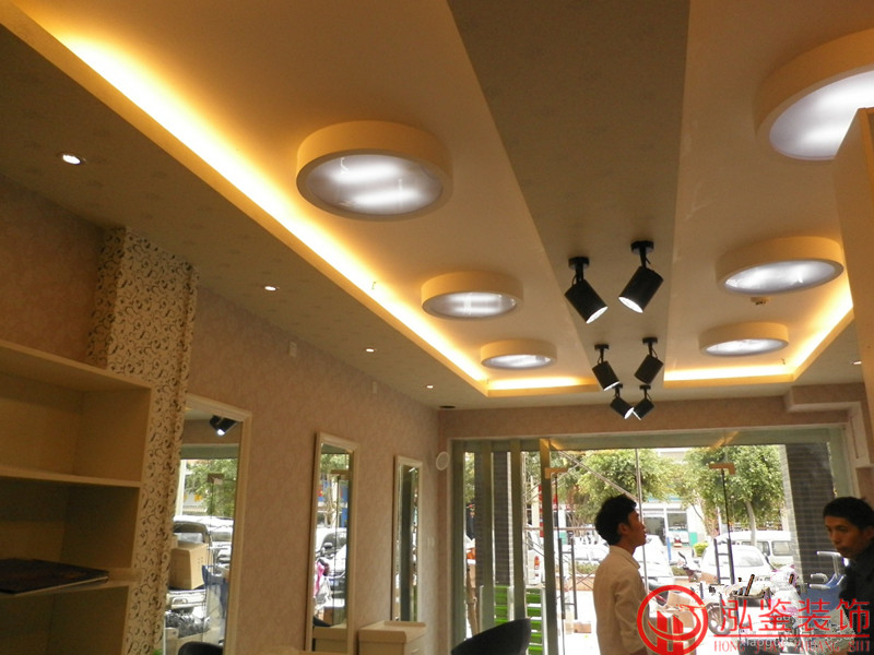 �Ϸ����l(f��)���b�ތ����DƬ